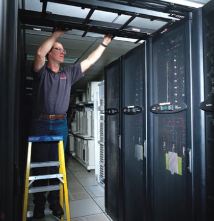 APC by Schneider Electric WADVULTRAM-PX-24 maintenance/support fee 1 year(s)